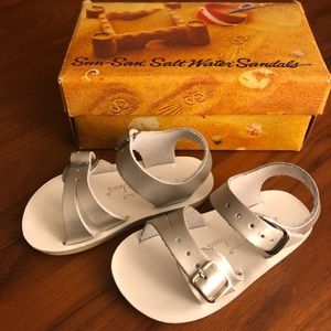 NWT Salt Water Sandals - Toddler Size 4